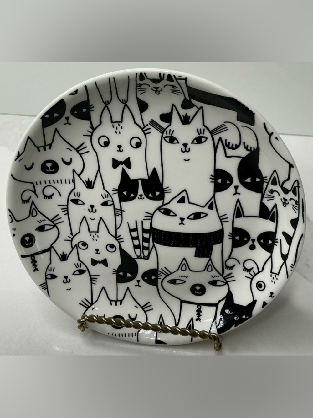 Cat Plate or Cat Dish Dessert Plate Ceramic 5” Kitten Faces White Black NEW